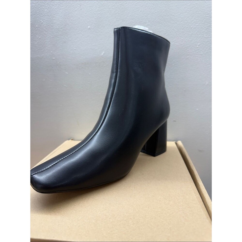 Journee Collection HAYLINN Black Leather Block Heel Ankle Boot Women’s Size 6.5